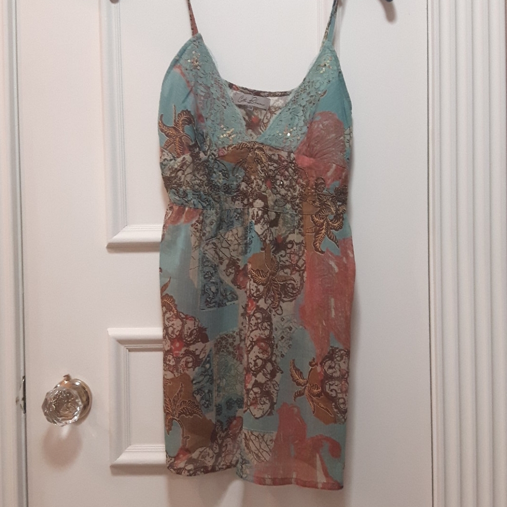 🛍️ patterned blouse